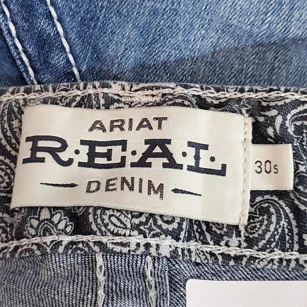 Ariat Women Shorts 30S Blue Real Denim Embroidered Cut Off Western 2.5